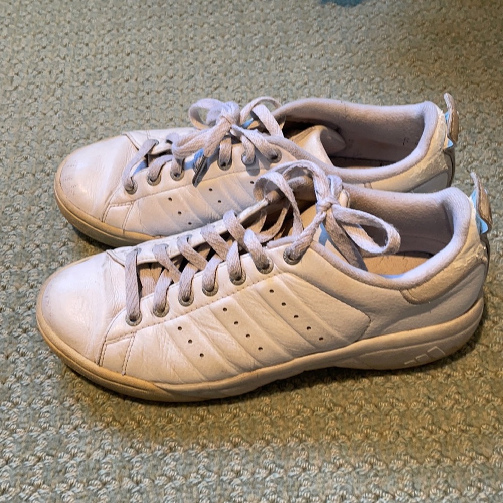 Vintage tennis shoes! Back in style!